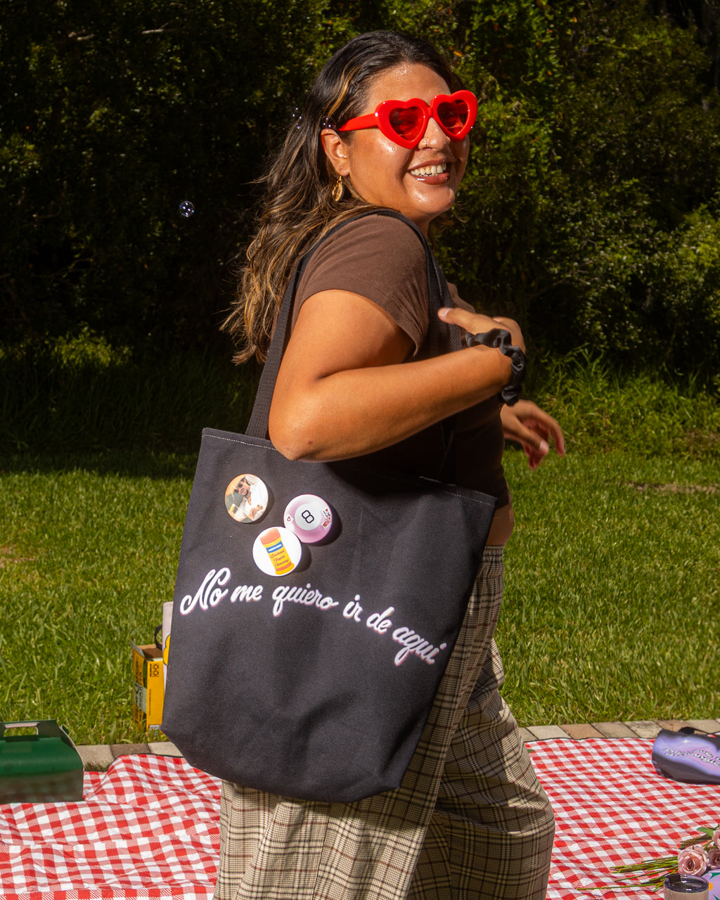 NO ME QUIERO IR DE AQUÍ tote bag